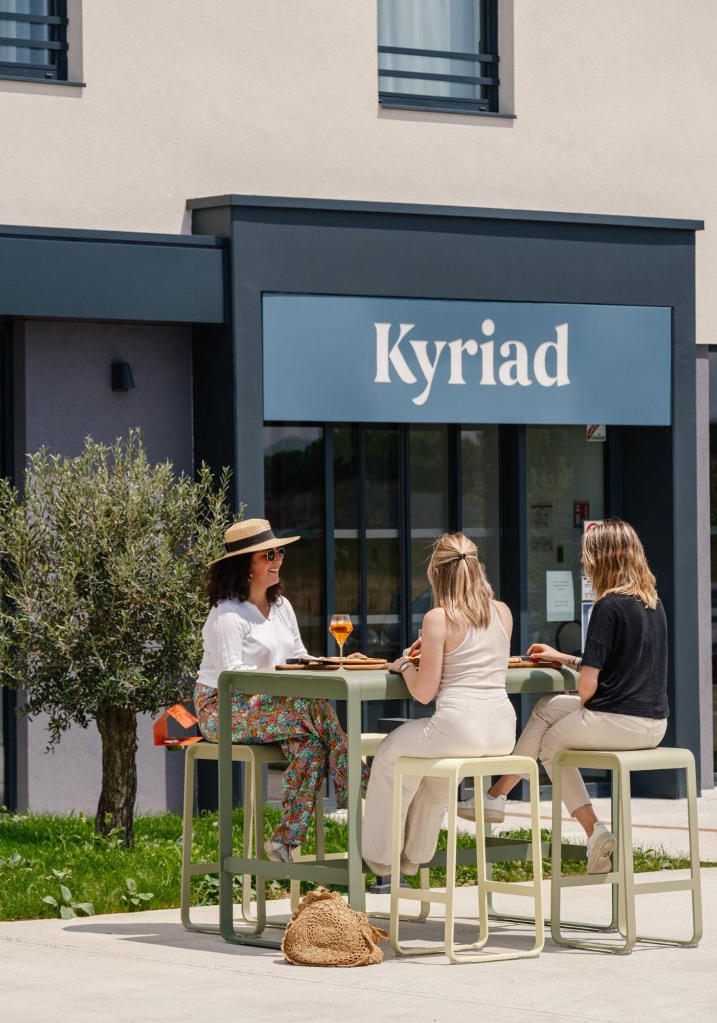 Kyriad Chateauroux Nord - Aeroport Déols Exterior foto